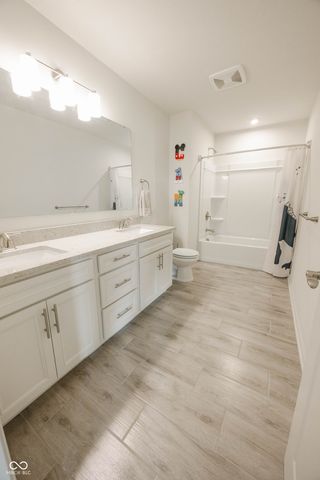 5421 Noble Crossing Parkway W, Noblesville, IN 46062