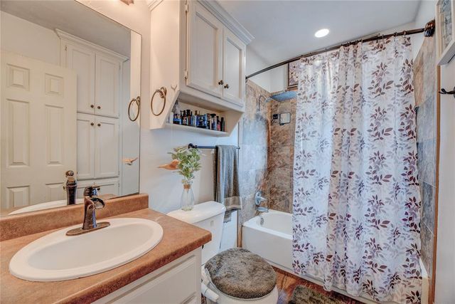 422 Monroney Drive, Midwest City, OK 73110