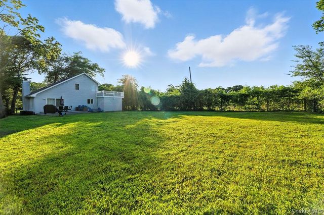 100 Manor Lane, Riverhead, NY 11901