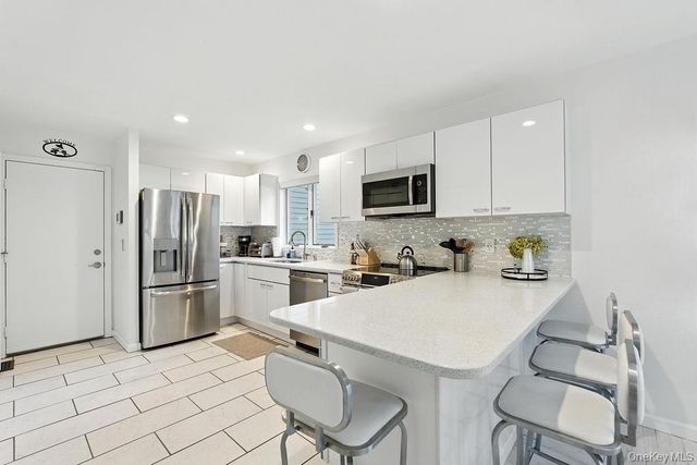 100 Manor Lane, Riverhead, NY 11901