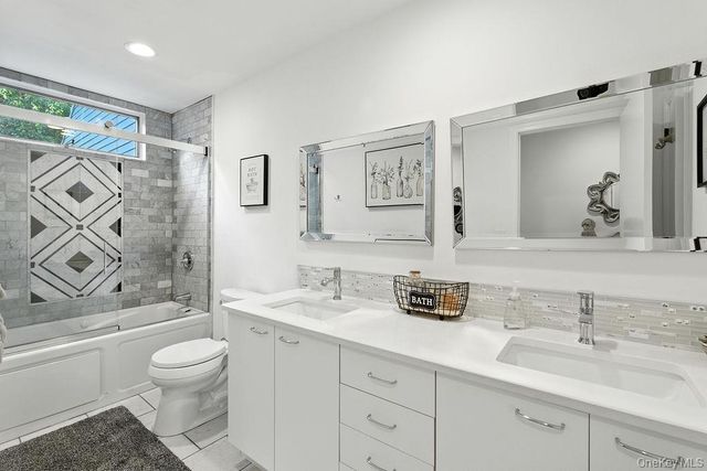 100 Manor Lane, Riverhead, NY 11901