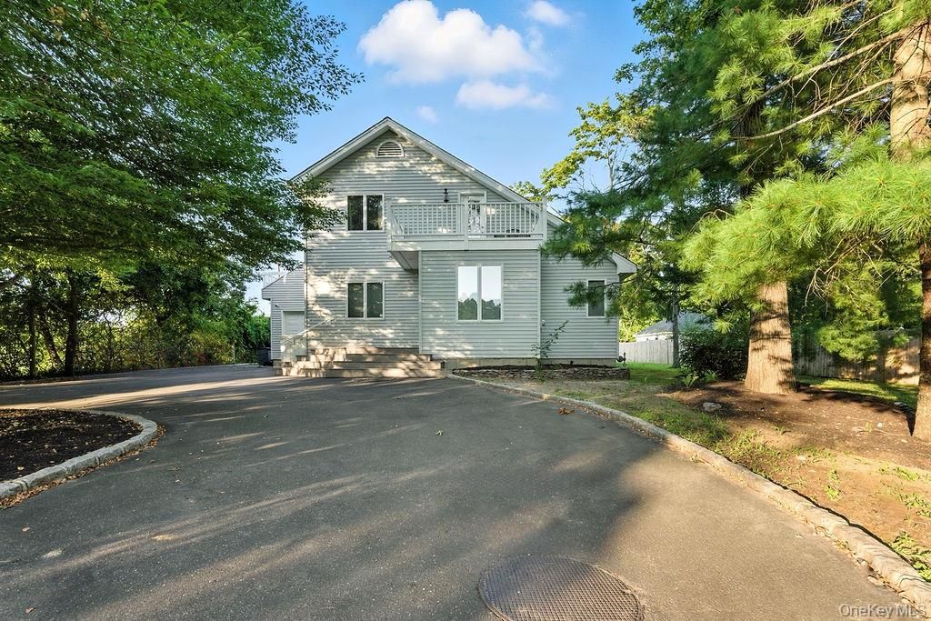 100 Manor Lane, Riverhead, NY 11901