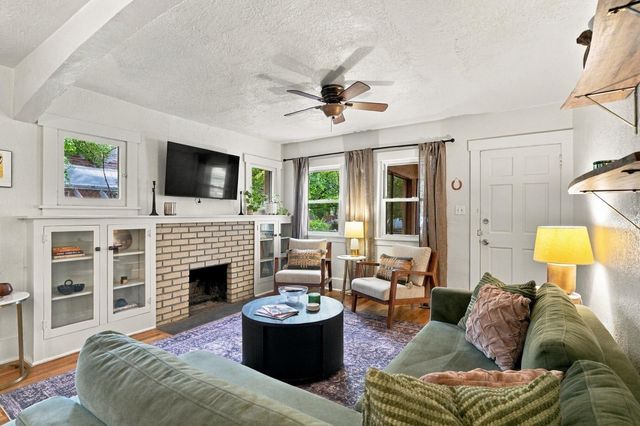 923 Arno Street SE, Albuquerque, NM 87102