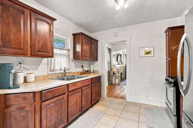 923 Arno Street SE, Albuquerque, NM 87102