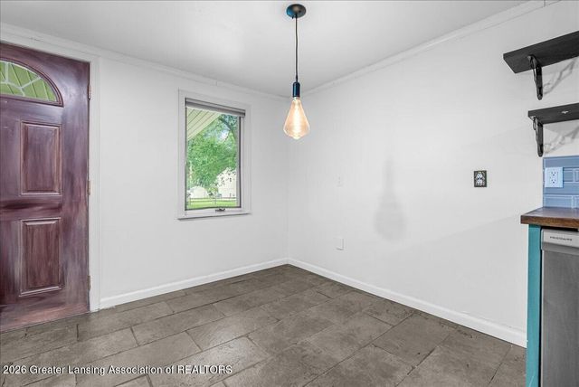 211 N Deerfield Avenue, Lansing, MI 48917