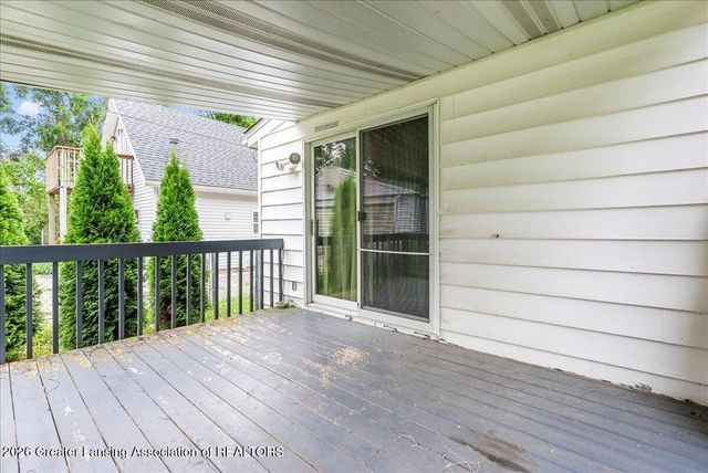 211 N Deerfield Avenue, Lansing, MI 48917