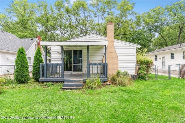 211 N Deerfield Avenue, Lansing, MI 48917