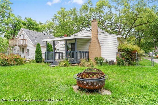 211 N Deerfield Avenue, Lansing, MI 48917