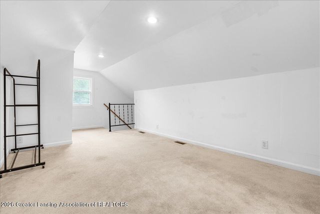 211 N Deerfield Avenue, Lansing, MI 48917