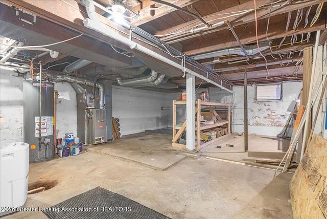 211 N Deerfield Avenue, Lansing, MI 48917