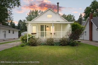 211 N Deerfield Avenue, Lansing, MI 48917