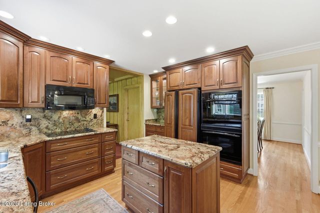 6402 Haverhill Rd, Louisville, KY 40222