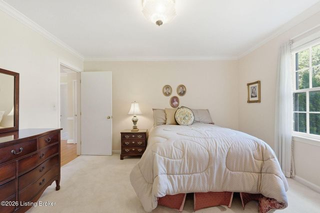 6402 Haverhill Rd, Louisville, KY 40222