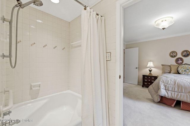 6402 Haverhill Rd, Louisville, KY 40222