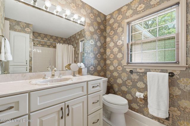6402 Haverhill Rd, Louisville, KY 40222
