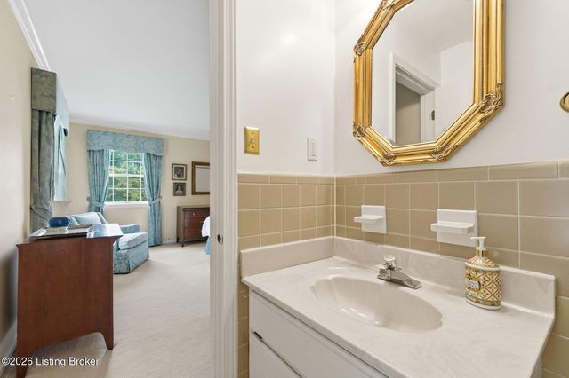 6402 Haverhill Rd, Louisville, KY 40222