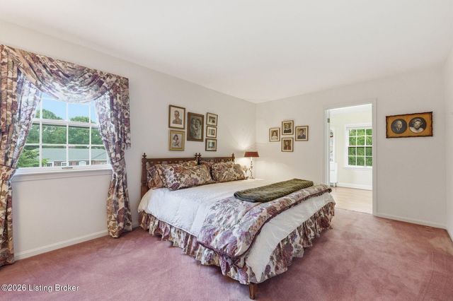 6402 Haverhill Rd, Louisville, KY 40222