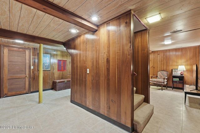 6402 Haverhill Rd, Louisville, KY 40222