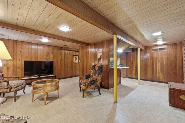 6402 Haverhill Rd, Louisville, KY 40222