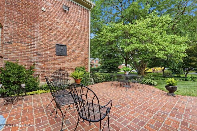 6402 Haverhill Rd, Louisville, KY 40222