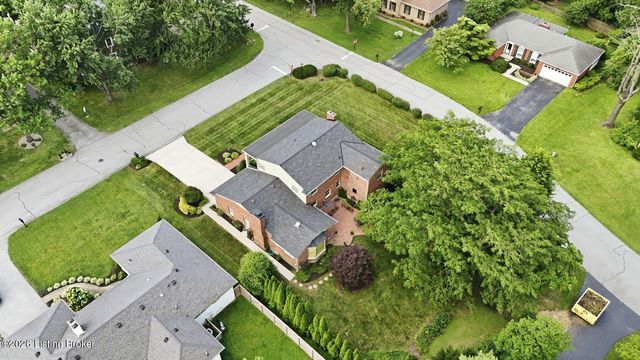 6402 Haverhill Rd, Louisville, KY 40222