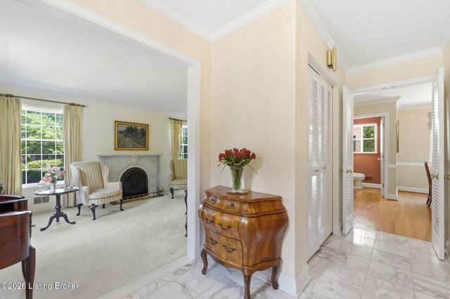 6402 Haverhill Rd, Louisville, KY 40222
