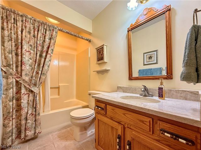 122 Sturbridge Drive, Medina, OH 44256