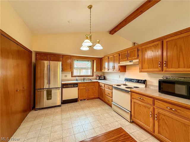 122 Sturbridge Drive, Medina, OH 44256