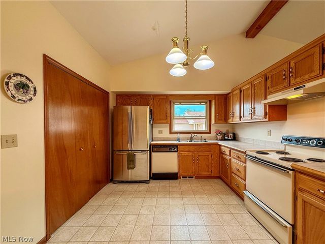 122 Sturbridge Drive, Medina, OH 44256