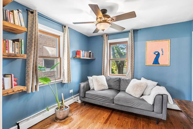 4949 W Winona Street, Chicago, IL 60630