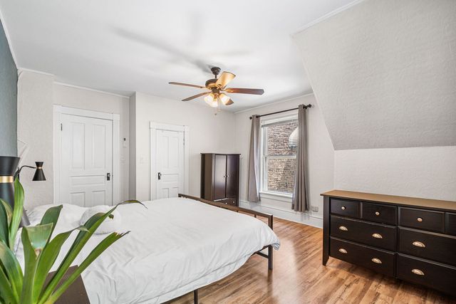 4949 W Winona Street, Chicago, IL 60630