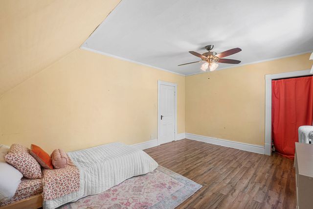4949 W Winona Street, Chicago, IL 60630