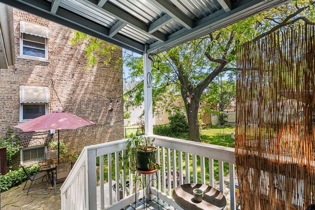 4949 W Winona Street, Chicago, IL 60630