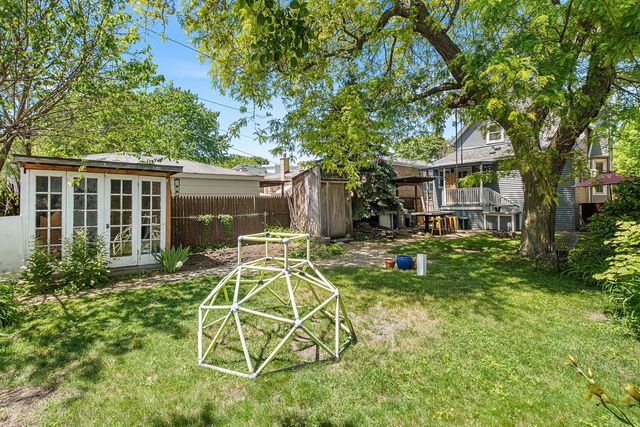4949 W Winona Street, Chicago, IL 60630