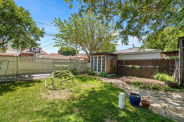 4949 W Winona Street, Chicago, IL 60630