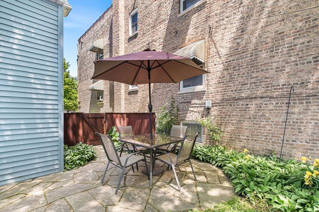 4949 W Winona Street, Chicago, IL 60630