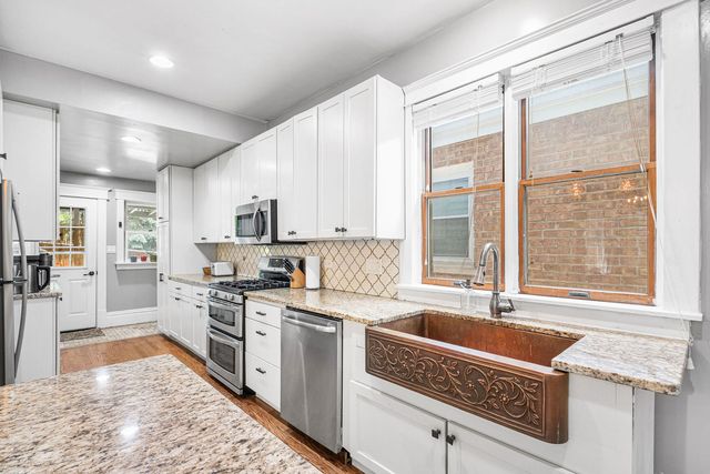 4949 W Winona Street, Chicago, IL 60630