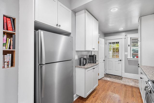 4949 W Winona Street, Chicago, IL 60630