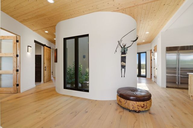 141 Paseo Aragon, Santa Fe, NM 87506