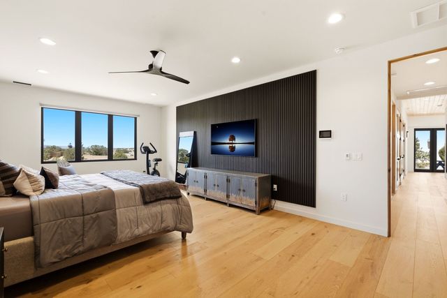 141 Paseo Aragon, Santa Fe, NM 87506