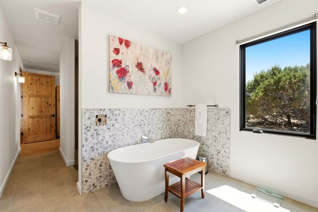 141 Paseo Aragon, Santa Fe, NM 87506
