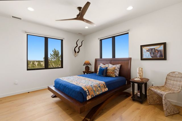 141 Paseo Aragon, Santa Fe, NM 87506