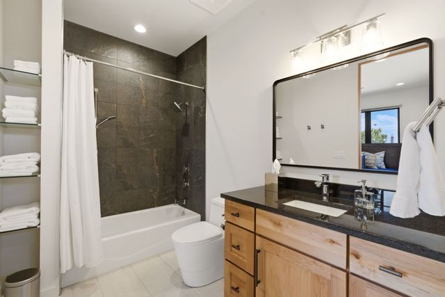 141 Paseo Aragon, Santa Fe, NM 87506