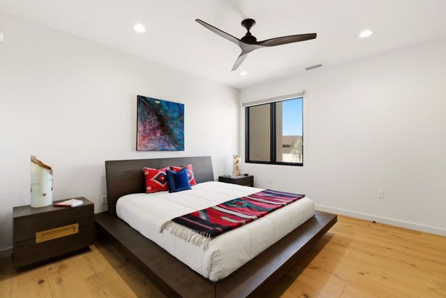 141 Paseo Aragon, Santa Fe, NM 87506