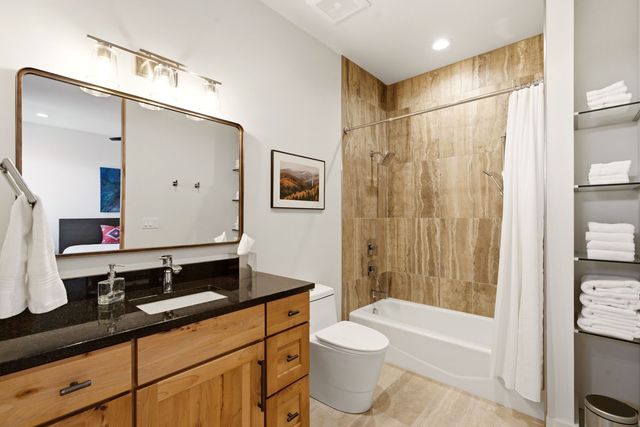 141 Paseo Aragon, Santa Fe, NM 87506