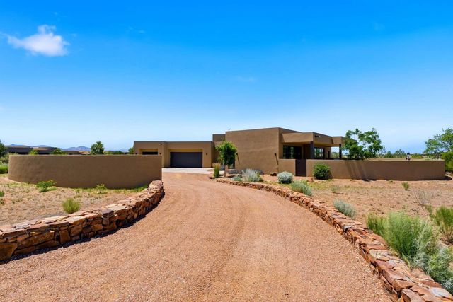 141 Paseo Aragon, Santa Fe, NM 87506