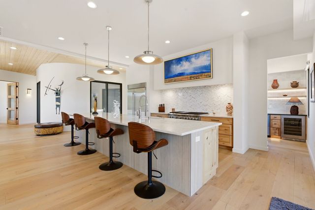 141 Paseo Aragon, Santa Fe, NM 87506