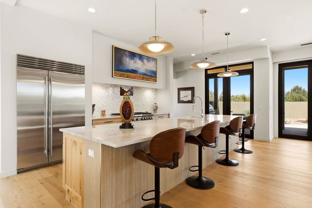 141 Paseo Aragon, Santa Fe, NM 87506
