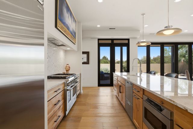 141 Paseo Aragon, Santa Fe, NM 87506