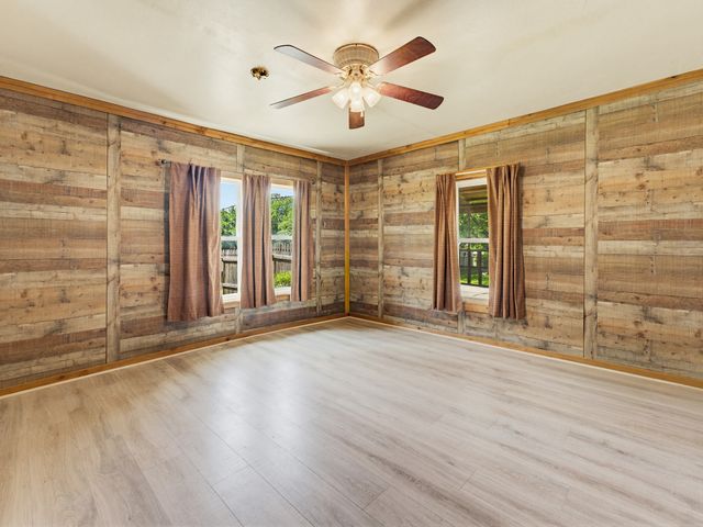 601 S Miller Street, Decatur, TX 76234